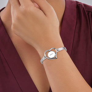 Heart-shaped bracelet