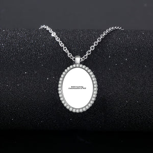 Oval pendant necklace