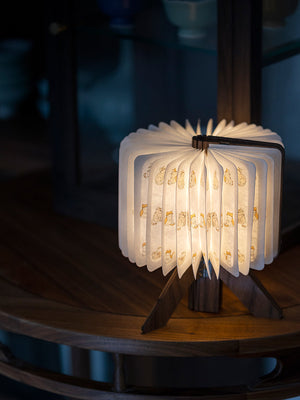 Folding Chinese‑Style Nightlight – Elegant Portable LED Ambient Lamp with Cultural Charm